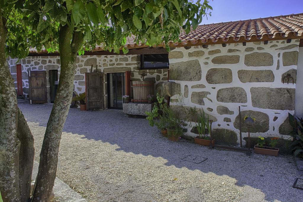 1720 Quinta Da Cancela - Winery & Farmhouse ギマランイス エクステリア 写真