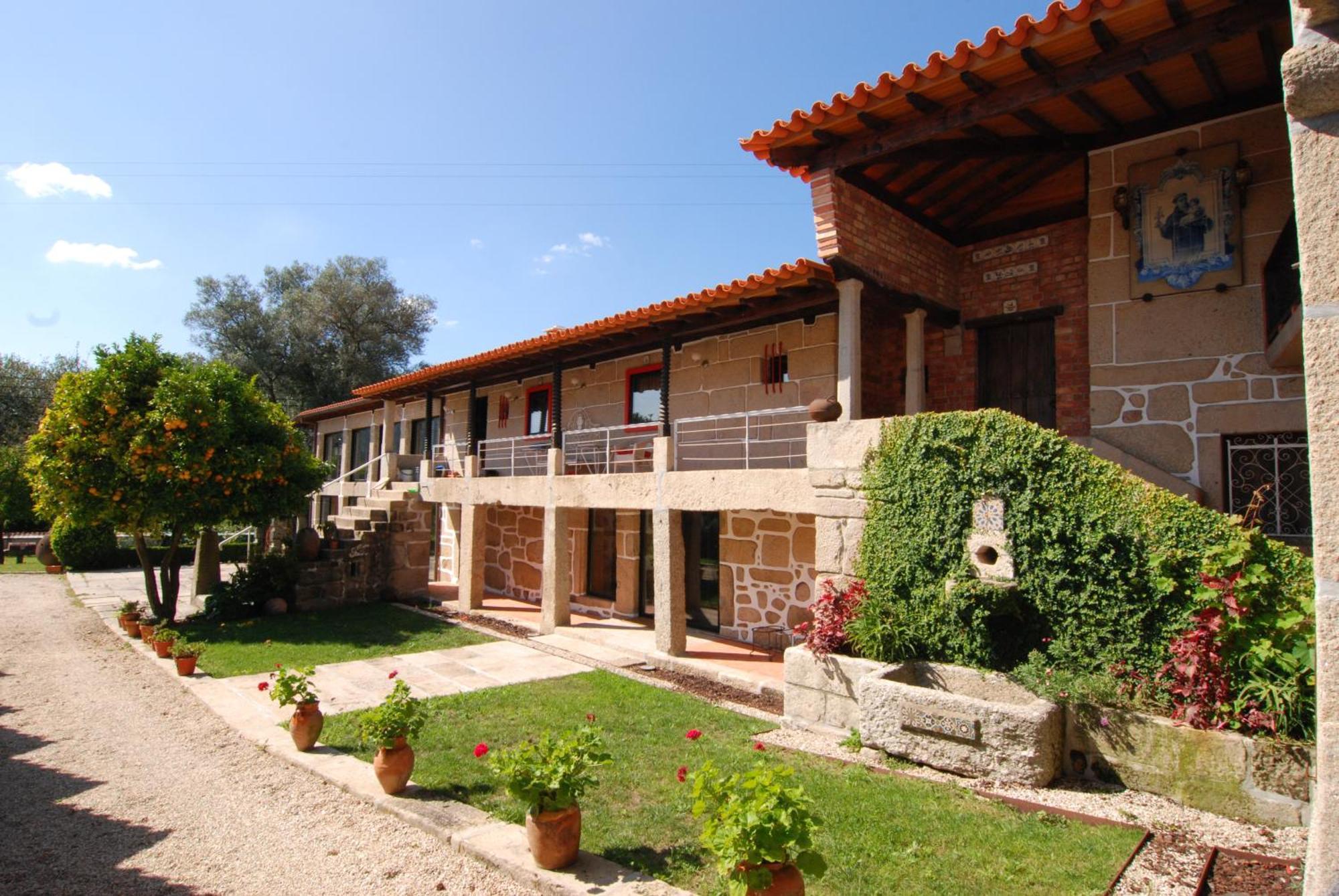 1720 Quinta Da Cancela - Winery & Farmhouse ギマランイス エクステリア 写真